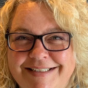 Meet your Posher, Marie-josee